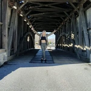 Meet your Posher, Raquel